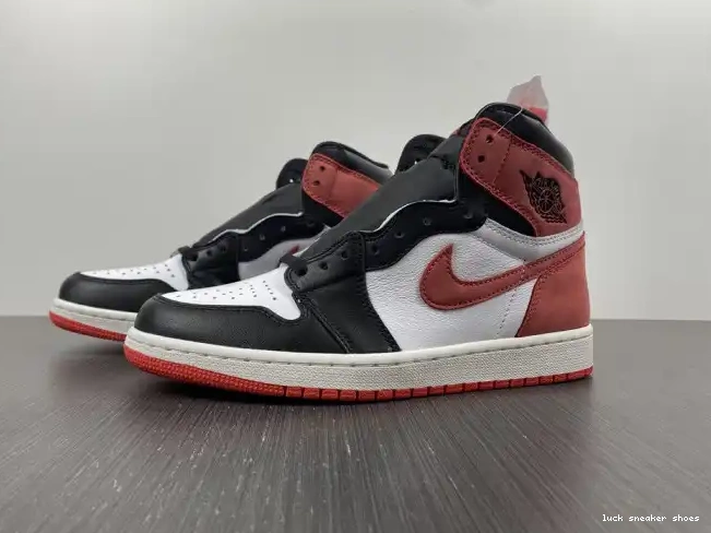 LUCY 'Track High 555088-112 Air Red' Jordan 1 OG Retro 0522